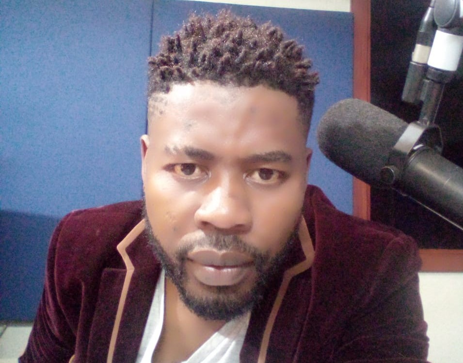 help-emalahleni-fm-presenter-win-the-best-radio-presenter-award